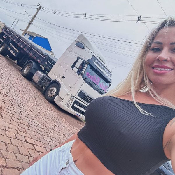 VOLVO FH + CARRETINHA + FOCUS